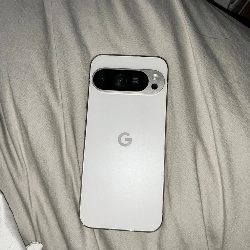 Google Pixel 9 pro with Google pixel watch 2